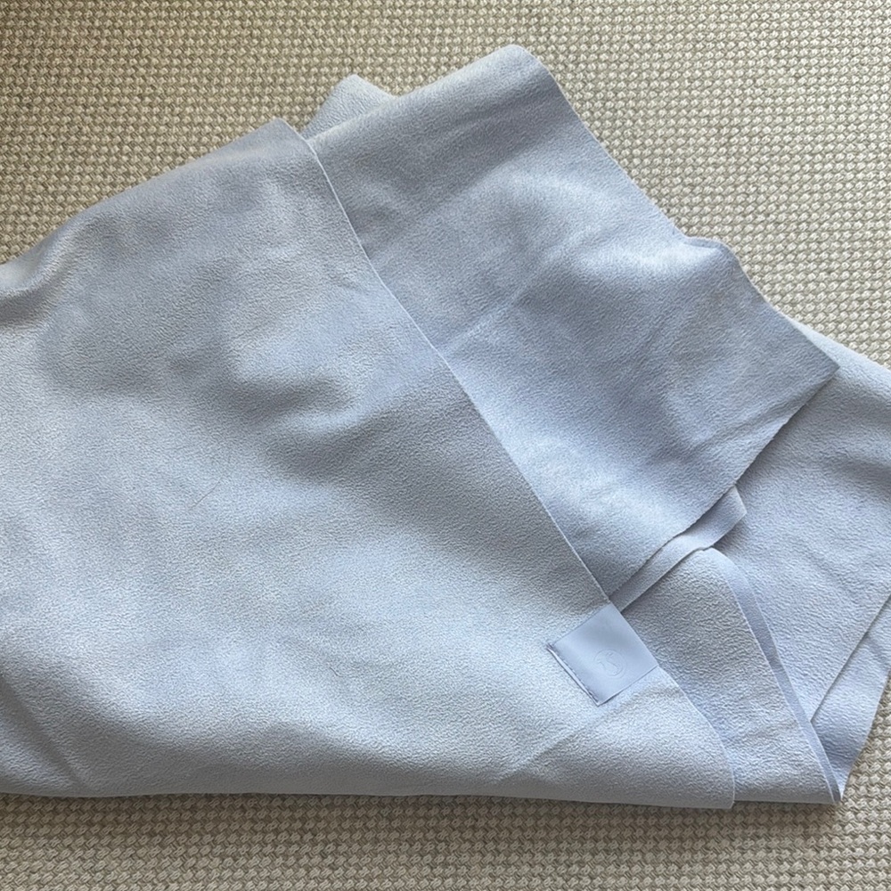 Lululemon yoga mat towel like new - light blue
